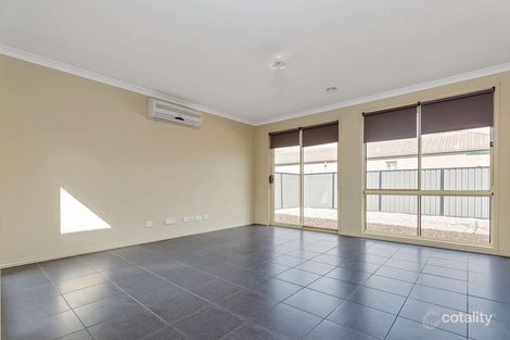 Property photo of 2 Becard Way Tarneit VIC 3029