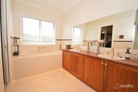 Property photo of 10 Boston Court Wangaratta VIC 3677