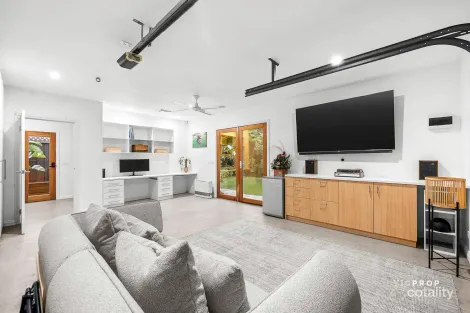Property photo of 2 Smith Street Reservoir VIC 3073