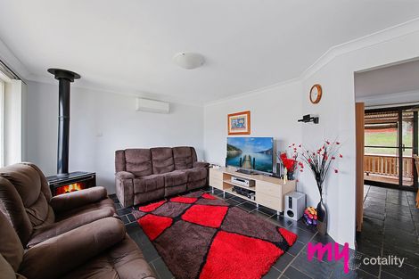 Property photo of 13 Crispsparkle Drive Ambarvale NSW 2560