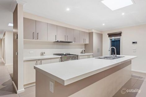 Property photo of 70 Huntington Drive Craigieburn VIC 3064