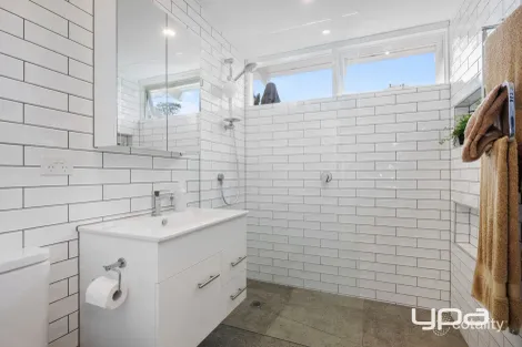 Property photo of 92 Ashenden Square Rosebud VIC 3939