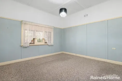 Property photo of 147 Seymour Street Bathurst NSW 2795