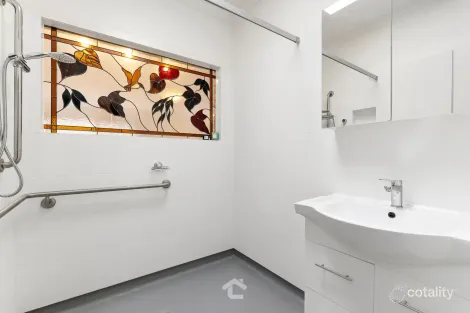 Property photo of 5 Andrews Street Burwood VIC 3125