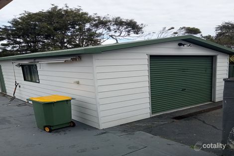 13 Boomerang Rd, The Entrance, NSW 2261