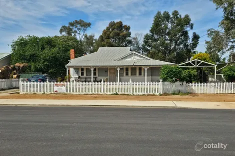 6 Thornton Ave, Kellerberrin, WA 6410