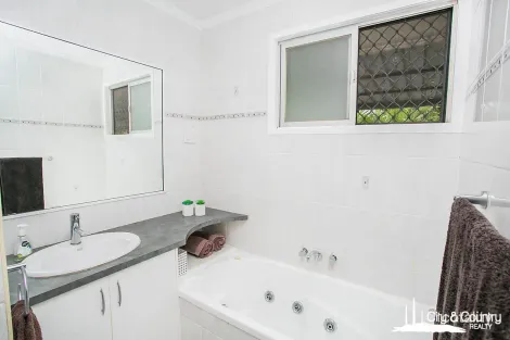 Property photo of 8 Epsilon Avenue Sunset QLD 4825