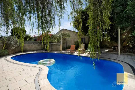 433 Warwick Rd, Greenwood, WA 6024