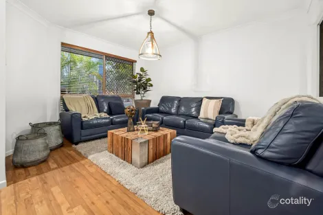 Property photo of 16 Glorious Way Forest Lake QLD 4078