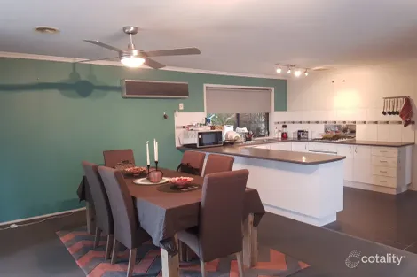 Property photo of 8 Nautilus Close Wyndham Vale VIC 3024