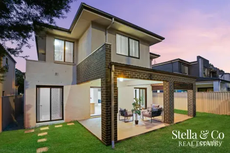 Property photo of 19 Treeland Circuit Kellyville NSW 2155