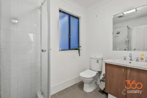 Property photo of 11 Macquarie Bend Ellenbrook WA 6069