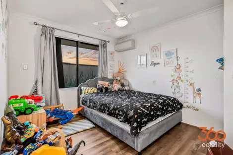 Property photo of 11 Macquarie Bend Ellenbrook WA 6069