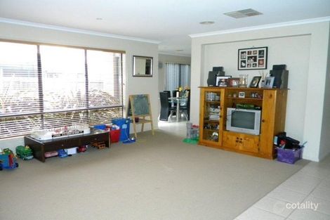 Property photo of 18 Phoenix Avenue Cranbourne VIC 3977