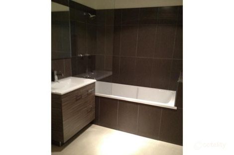 Property photo of 2/37 Leigh Street West End QLD 4810