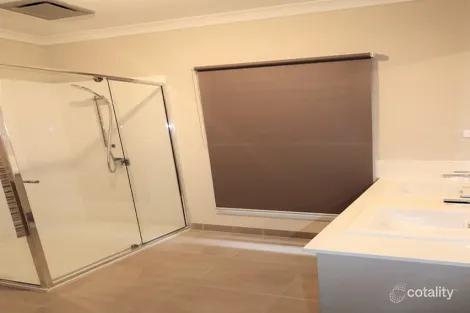Property photo of 16 Pelham Drive Clyde VIC 3978