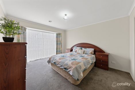 Property photo of 9 Glenaire Crescent Cranbourne West VIC 3977
