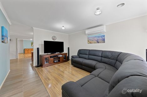 Property photo of 9 Glenaire Crescent Cranbourne West VIC 3977
