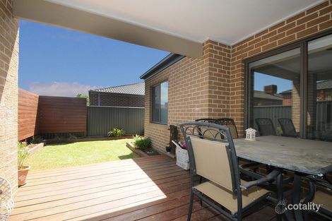 Property photo of 3 Lockbank Place Cranbourne East VIC 3977
