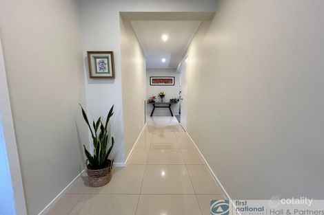 Property photo of 1 Tallon Way Cranbourne West VIC 3977