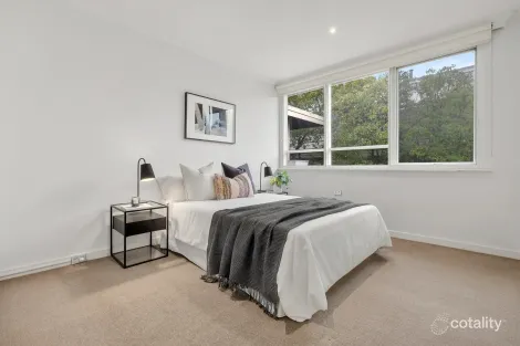 Property photo of 4/641 Toorak Road Toorak VIC 3142
