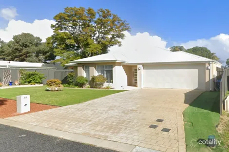 28 Guilfoyle Grn, Cloverdale, WA 6105