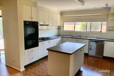Property photo of 10 Warringa Crescent Hoppers Crossing VIC 3029