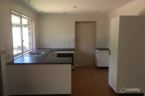 Property photo of 8 Jade Close Darling Heights QLD 4350