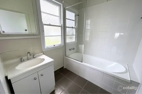 Property photo of 3/4 Dix Street Redcliffe QLD 4020