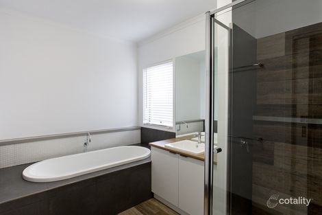 Property photo of 63 Dorset Drive Alfredton VIC 3350
