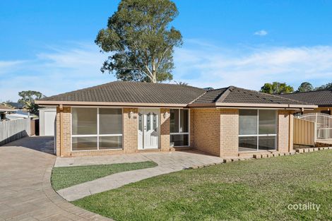 17 Serrata Pl, Cordeaux Heights, NSW 2526