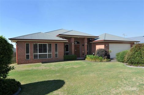 2 Fadden Cres, Middle Ridge, QLD 4350