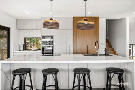 Property photo of 21 The Scenic Road Killcare Heights NSW 2257