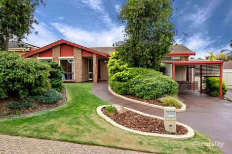 17 Hedgerow Cres, Hallett Cove, SA 5158