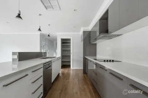 Property photo of 8 Woondella Boulevard Sale VIC 3850