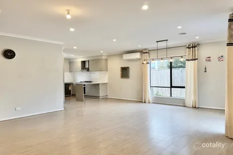 Property photo of 113 Holyoake Parade Manor Lakes VIC 3024