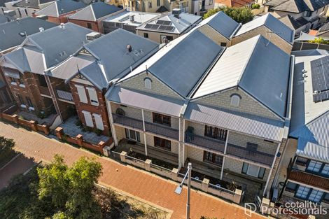 Property photo of 62 Lakeside Drive Joondalup WA 6027