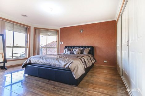 Property photo of 32 Mackellar Drive Roxburgh Park VIC 3064