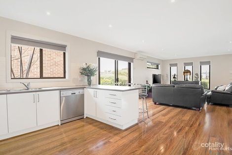 Property photo of 2 Gatehouse Walk Epping VIC 3076
