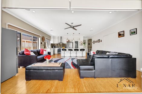 Property photo of 31 Quist Parade Cranbourne West VIC 3977