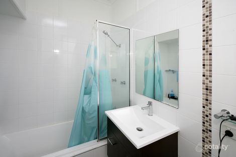 Property photo of 4 Fernleigh Road Mount Austin NSW 2650