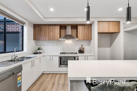 Property photo of 32 Bookham Circuit Kalkallo VIC 3064