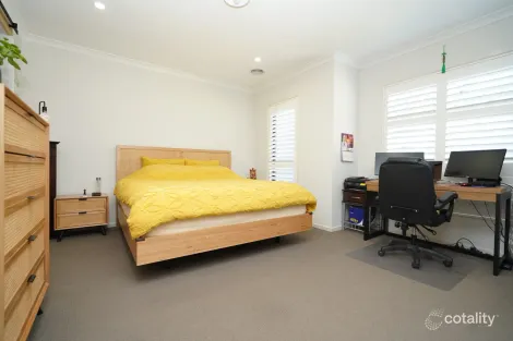Property photo of 33 Heybridge Street Clyde VIC 3978