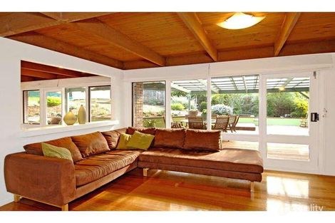 Property photo of 10 Heddon Court Eltham VIC 3095