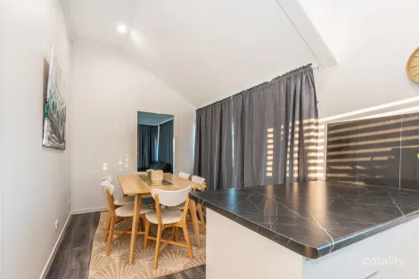 Property photo of 3/90 Prince Edward Parade Redcliffe QLD 4020