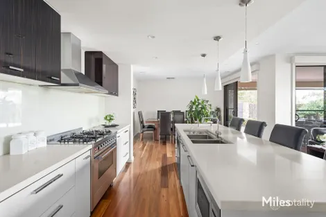 Property photo of 6 Gayle Street Watsonia VIC 3087