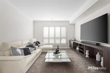 Property photo of 6 Gayle Street Watsonia VIC 3087