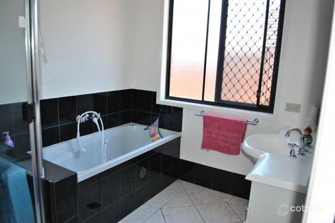 Property photo of 10 Samford Place Forest Lake QLD 4078