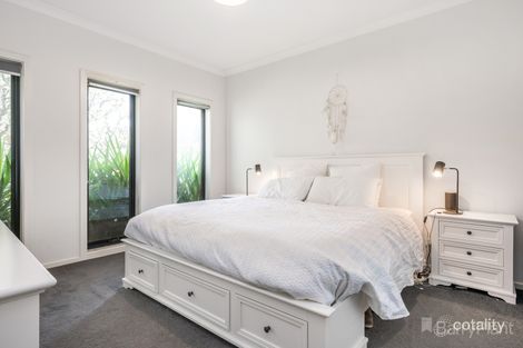 34 Barnett Dr, Kangaroo Flat, VIC 3555