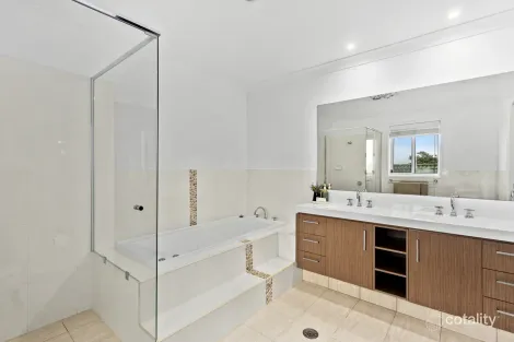 Property photo of 15 Magnetic Ridge Shell Cove NSW 2529